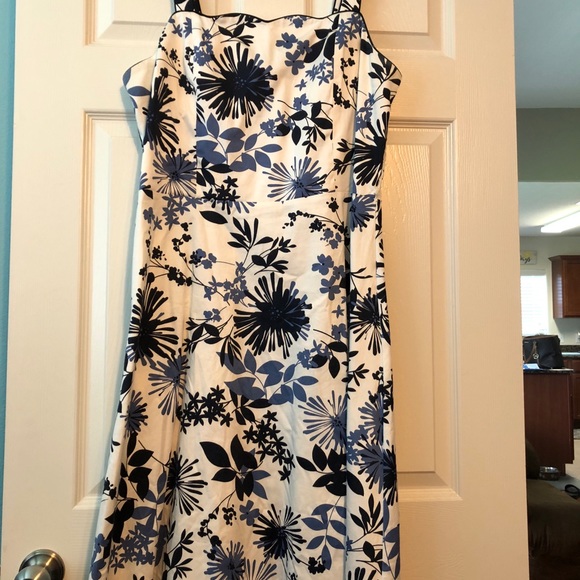 Tops - Picture 3 of 8